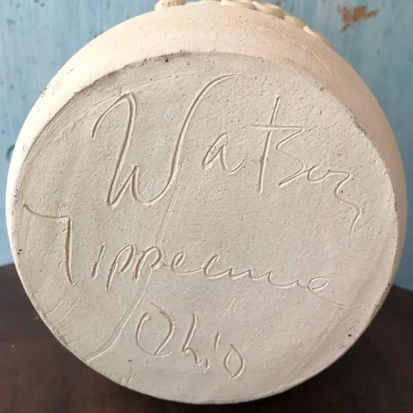 Ceramic wine bucket made by artist in off-white with raised grape bunches - Picture 6 of 13